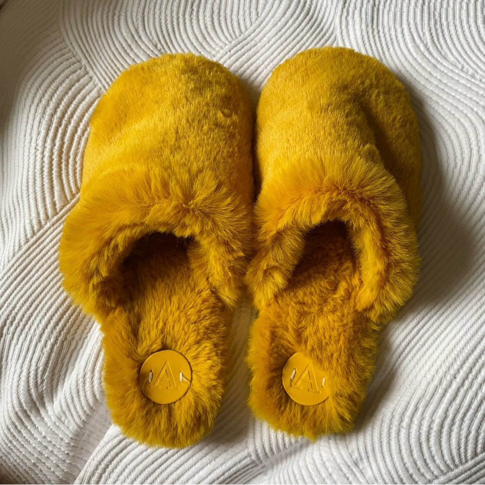 NWOT Anthropologie Faux Fur Slippers in Yellow
